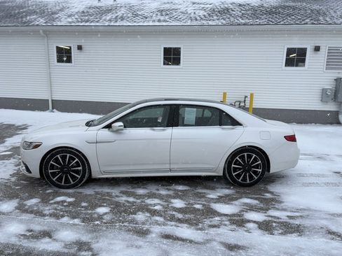 Used 2017 Lincoln Continental Reserve w/ Climate Package image 2