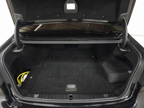 Used 2020 BMW 745e xDrive image 6