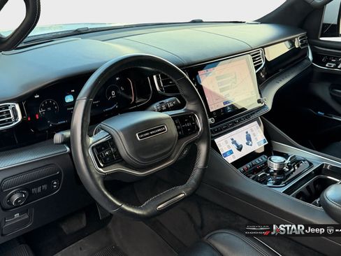 Used 2022 Jeep Grand Wagoneer Series II AWD/4WD image 37