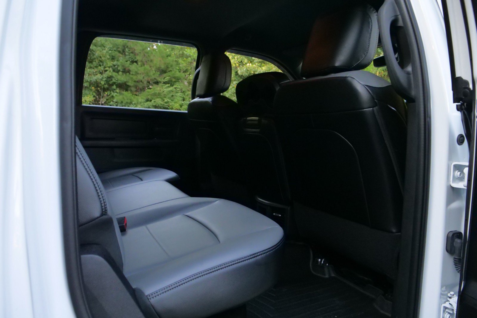Used 2023 RAM 3500 Tradesman w/ Chrome Appearance Group AWD/4WD image 46