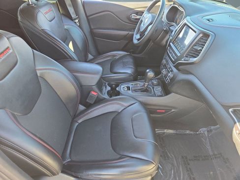 Used 2021 Jeep Cherokee Trailhawk w/ Technology Group image 30