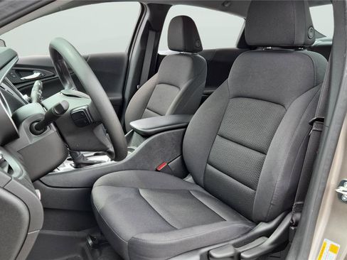 Used 2025 Chevrolet Malibu LS w/ LPO, Floor Liner Package FWD image 9
