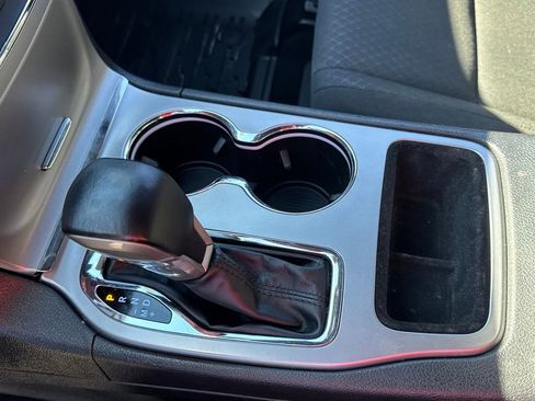 Used 2021 Jeep Grand Cherokee Laredo image 21