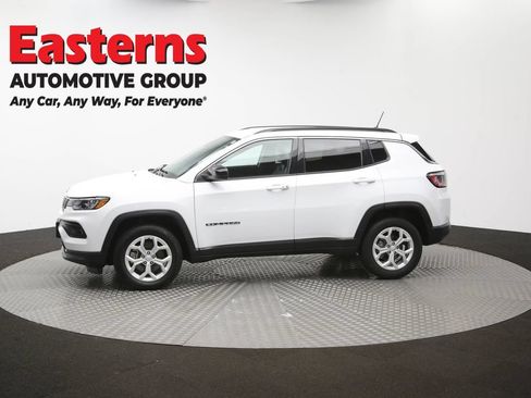 Used 2024 Jeep Compass Latitude AWD/4WD image 57