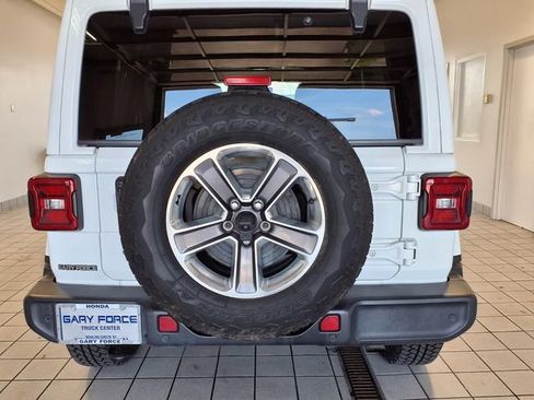 Used 2019 Jeep Wrangler Unlimited Sahara AWD/4WD image 24