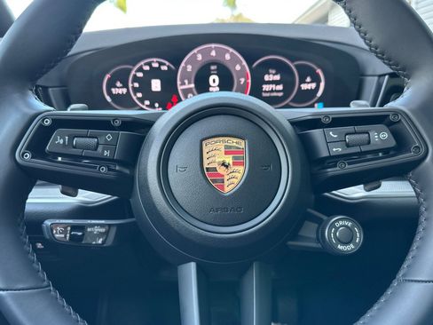 Used 2025 Porsche Cayenne image 24