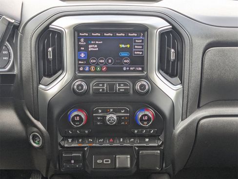 Used 2022 Chevrolet Silverado 2500 LTZ w/ LTZ Convenience Package image 19