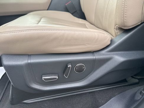 Used 2024 Ford Expedition Max Limited image 18