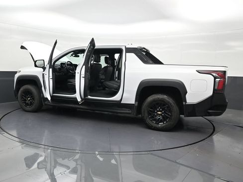 Used 2025 Chevrolet Silverado EV LT AWD/4WD image 35