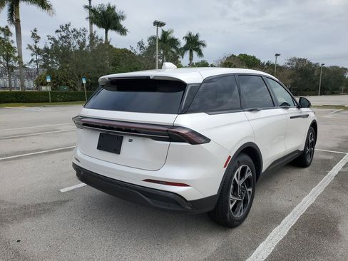 New 2026 Lincoln Nautilus Premier w/ Jet Appearance Package AWD/4WD image 4
