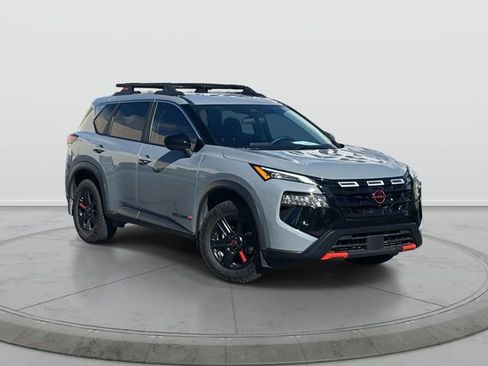 Certified 2025 Nissan Rogue SV image 1