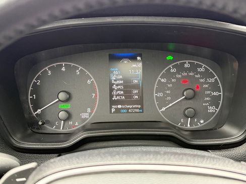 Certified 2024 Toyota Corolla Cross SE w/ Moonroof Package image 28