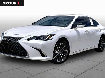 Used 2025 Lexus ES 300h w/ Premium Package