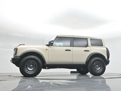New 2025 Ford Bronco Badlands image 49