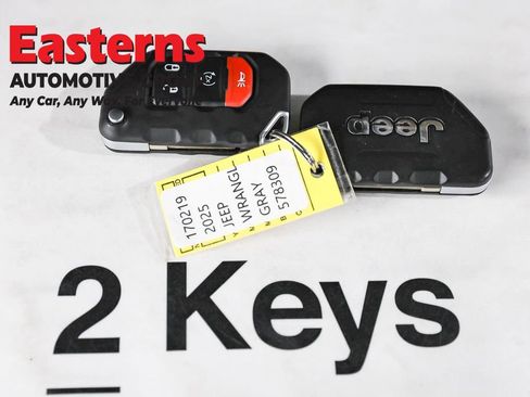 Used 2025 Jeep Wrangler Unlimited Sahara AWD/4WD image 22