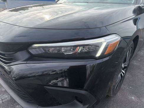 Used 2023 Honda Civic EX image 9