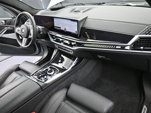 Used 2025 BMW X7 M60i w/ Executive Package AWD/4WD image 19