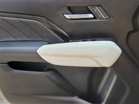 Certified 2024 GMC Canyon AT4X image 26