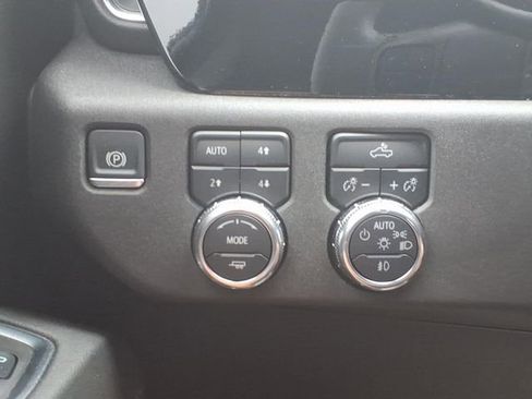 Used 2024 GMC Sierra 1500 Elevation AWD/4WD image 13