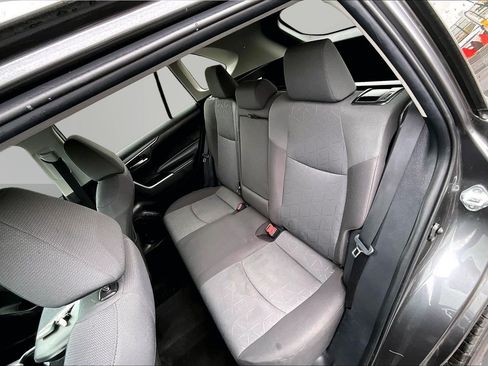 Used 2022 Toyota RAV4 XLE FWD image 18