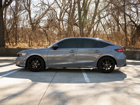 Used 2025 Honda Civic Sport image 6