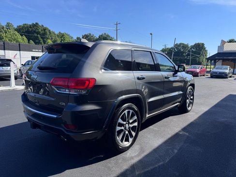 Used 2018 Jeep Grand Cherokee Overland AWD/4WD image 6