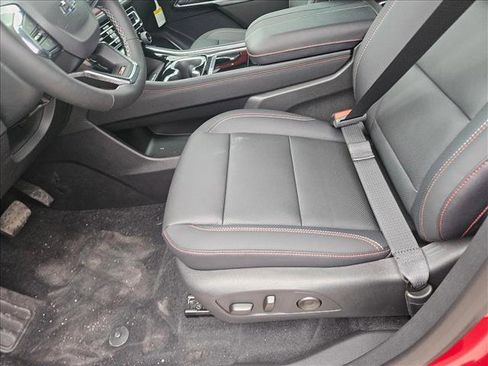 New 2026 Chevrolet Traverse Z71 w/ Enhanced Driving Package AWD/4WD image 4