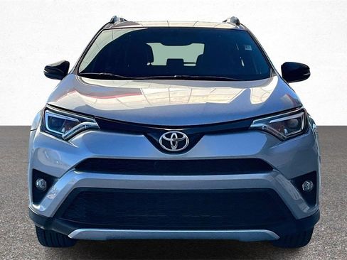 Used 2016 Toyota RAV4 SE image 3