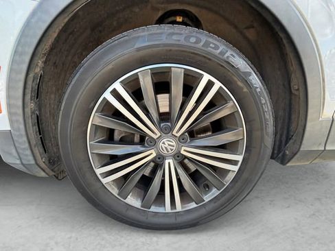 Used 2018 Volkswagen Tiguan SEL FWD image 29