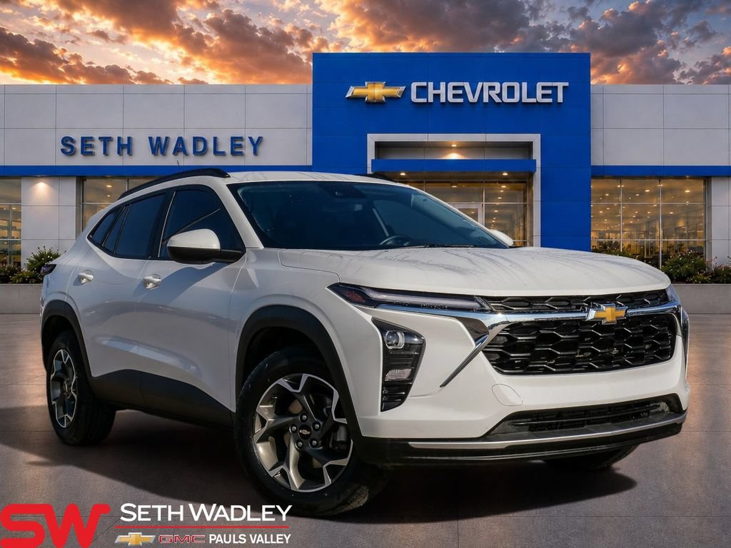 Used 2024 Chevrolet Trax LT w/ Driver Confidence Package FWD image 1