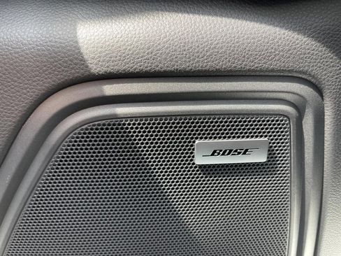 Certified 2025 Porsche Macan AWD/4WD image 27