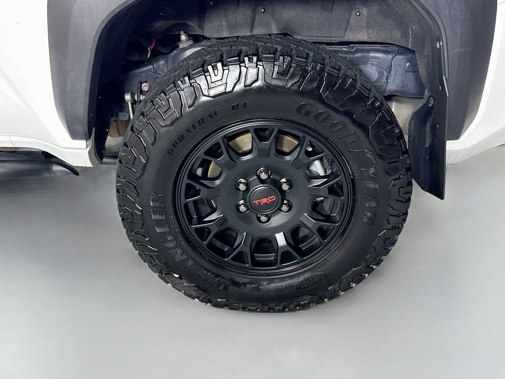 Used 2025 Toyota 4Runner TRD Off-Road Premium AWD/4WD image 33