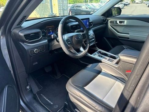 Used 2024 Ford Explorer XLT w/ Equipment Group 202A RWD image 16