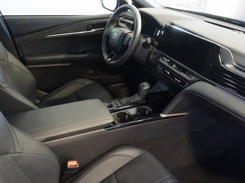 Used 2025 Toyota Camry XSE image 27