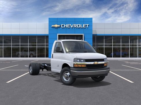 New 2025 Chevrolet Express 3500 w/ Power Convenience Package image 29