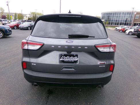 Used 2022 Ford Escape SE w/ SE Sport Appearance Package AWD/4WD image 4