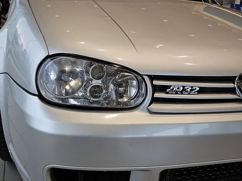 Used 2004 Volkswagen R32 image 6