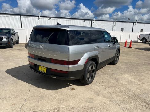 New 2026 Hyundai Santa Fe SE FWD image 3
