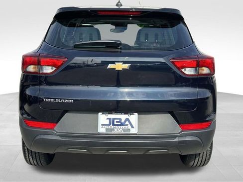 Used 2021 Chevrolet TrailBlazer LS image 26