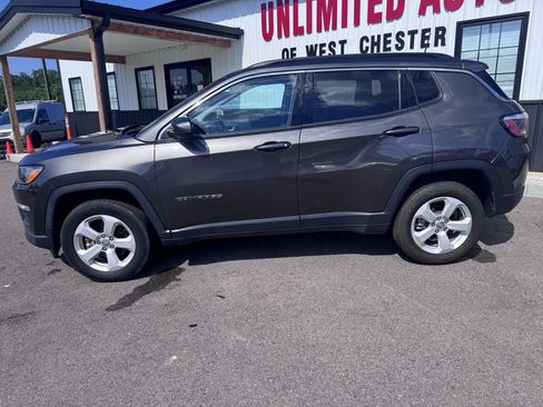 Used 2019 Jeep Compass Latitude AWD/4WD image 9