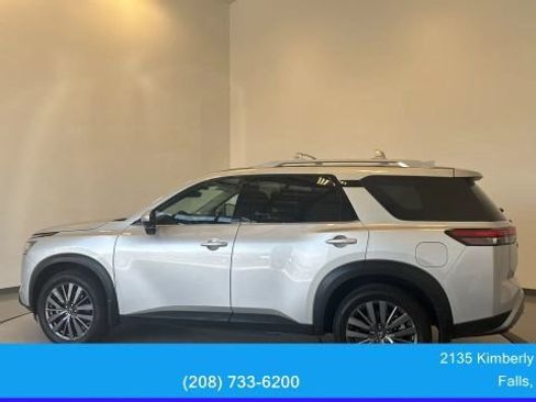 Used 2024 Nissan Pathfinder SL w/ SL Premium Package AWD/4WD image 6