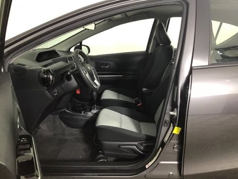 Used 2016 Toyota Prius C Four image 9