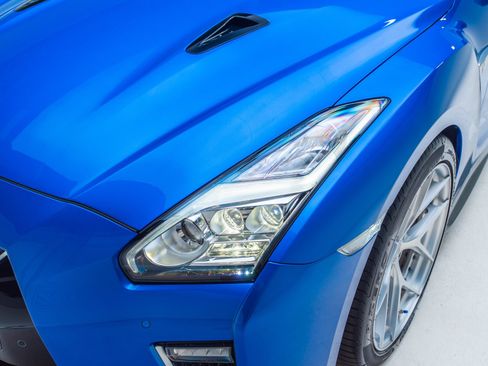 Used 2021 Nissan GT-R Premium AWD/4WD image 20