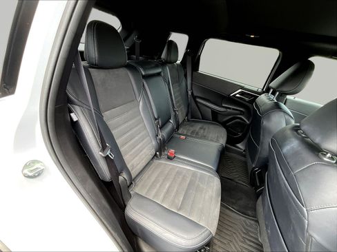 Used 2024 Mitsubishi Outlander SE Black Edition AWD/4WD image 25