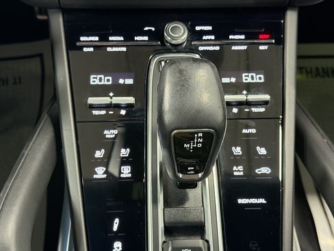 Certified 2023 Porsche Cayenne Turbo S AWD/4WD image 32