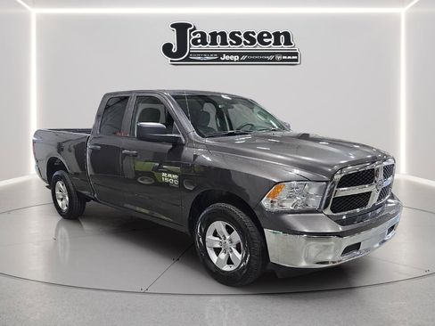 Used 2024 RAM 1500 Classic SLT AWD/4WD image 5