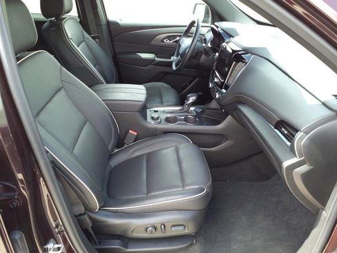 Used 2023 Chevrolet Traverse Premier image 18