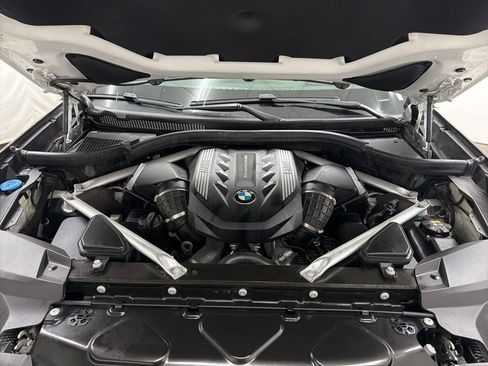 Used 2021 BMW X7 M50i w/ Cold Weather Package image 34