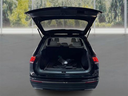Used 2021 Volkswagen Tiguan SE AWD/4WD image 13