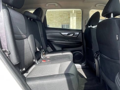 Used 2017 Nissan Rogue SV FWD image 31